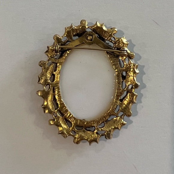 Vintage Christmas Brooch - Picture 3 of 3